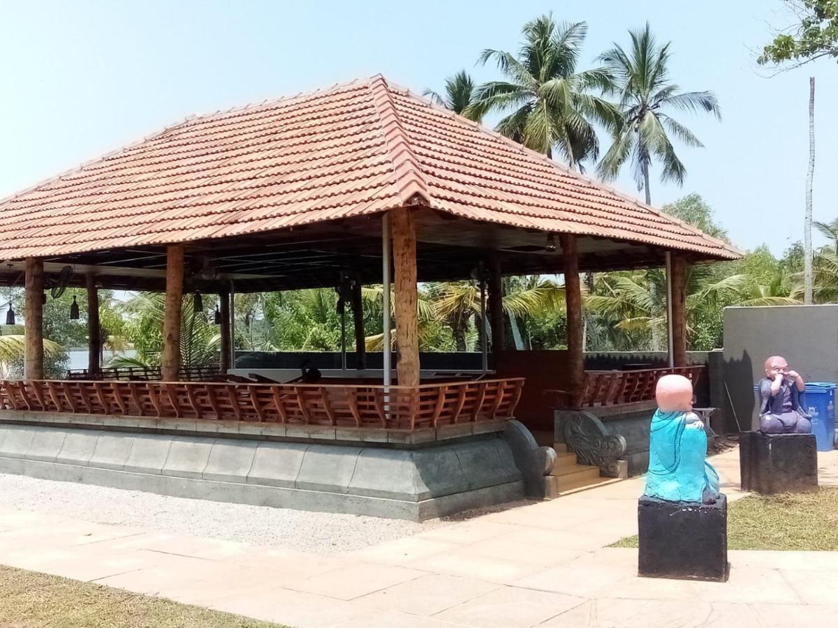 Vakkom Palazzo Varkala Exterior photo